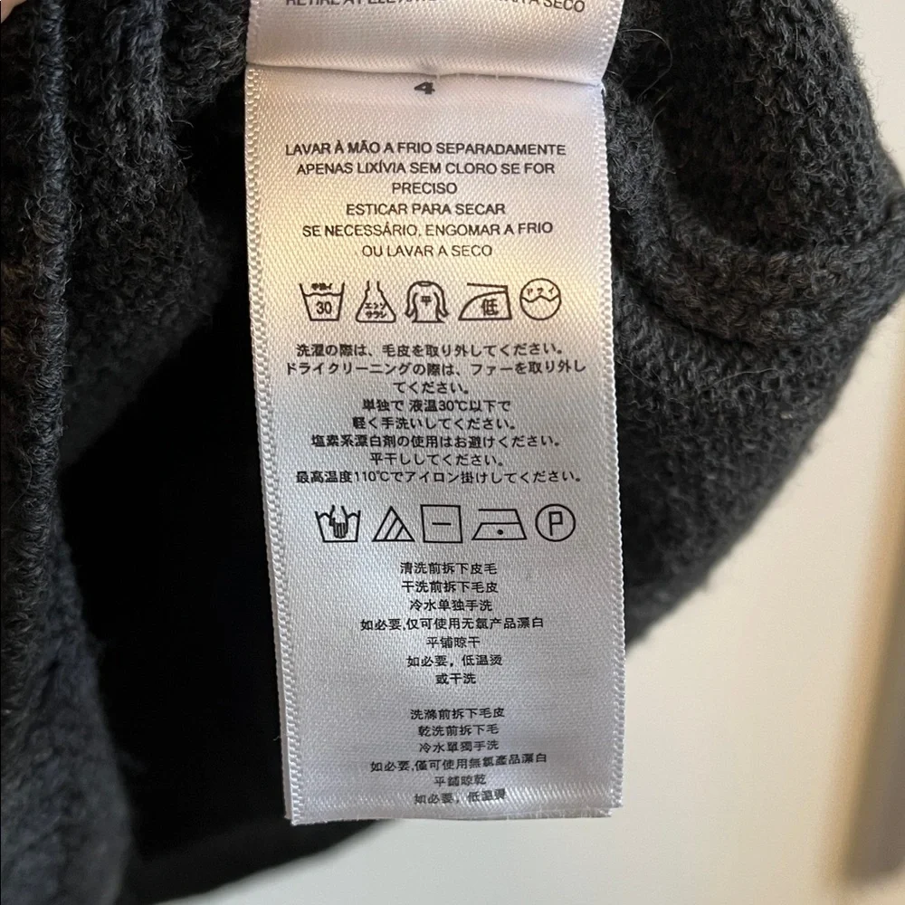 MICHAEL KORS NWOT Charcoal Grey Knit Poncho Sweater Scarf, Size M - Picture 10 of 10